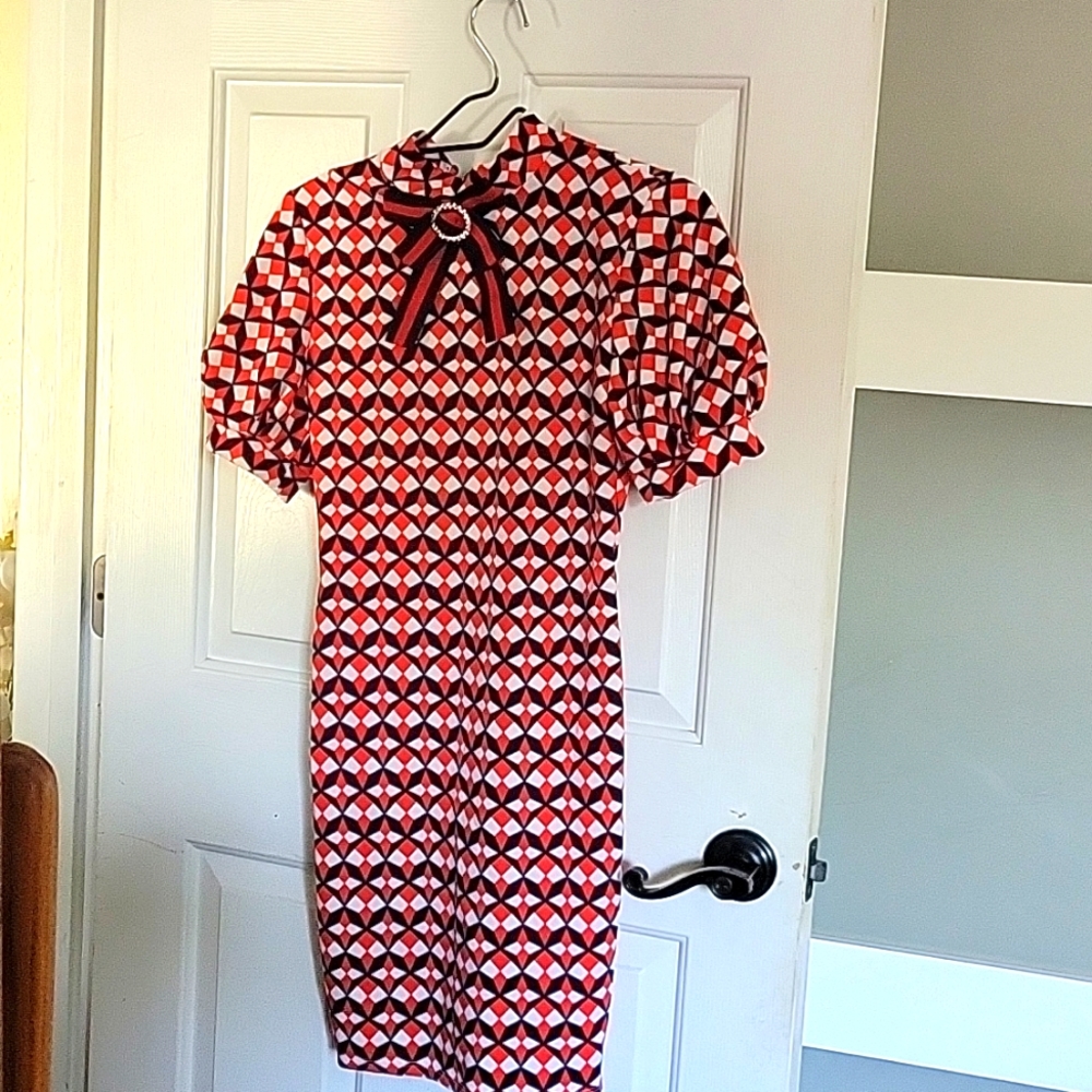 FASHION NOVA BLACK, RED AND WHITE MINI DRESS. OPEN BACK. M